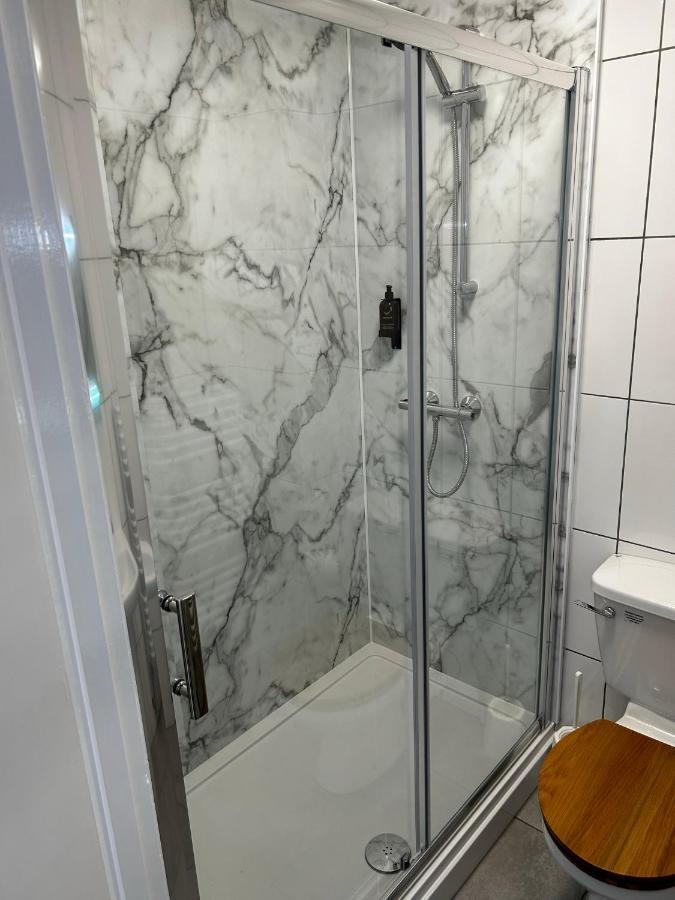 ליים ריג'יס Lucerne B&B מראה חיצוני תמונה