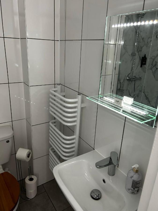 ליים ריג'יס Lucerne B&B מראה חיצוני תמונה