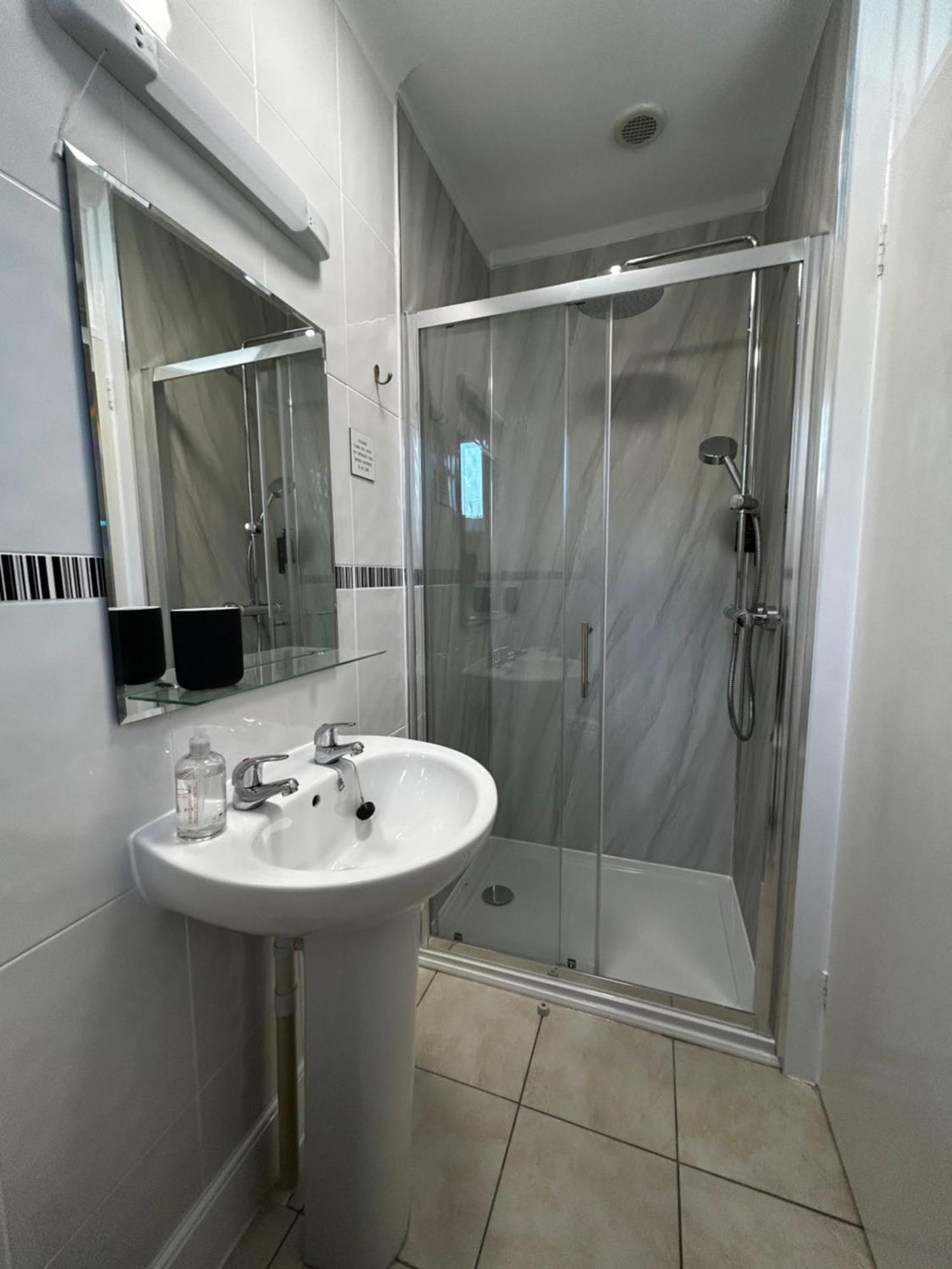 ליים ריג'יס Lucerne B&B מראה חיצוני תמונה